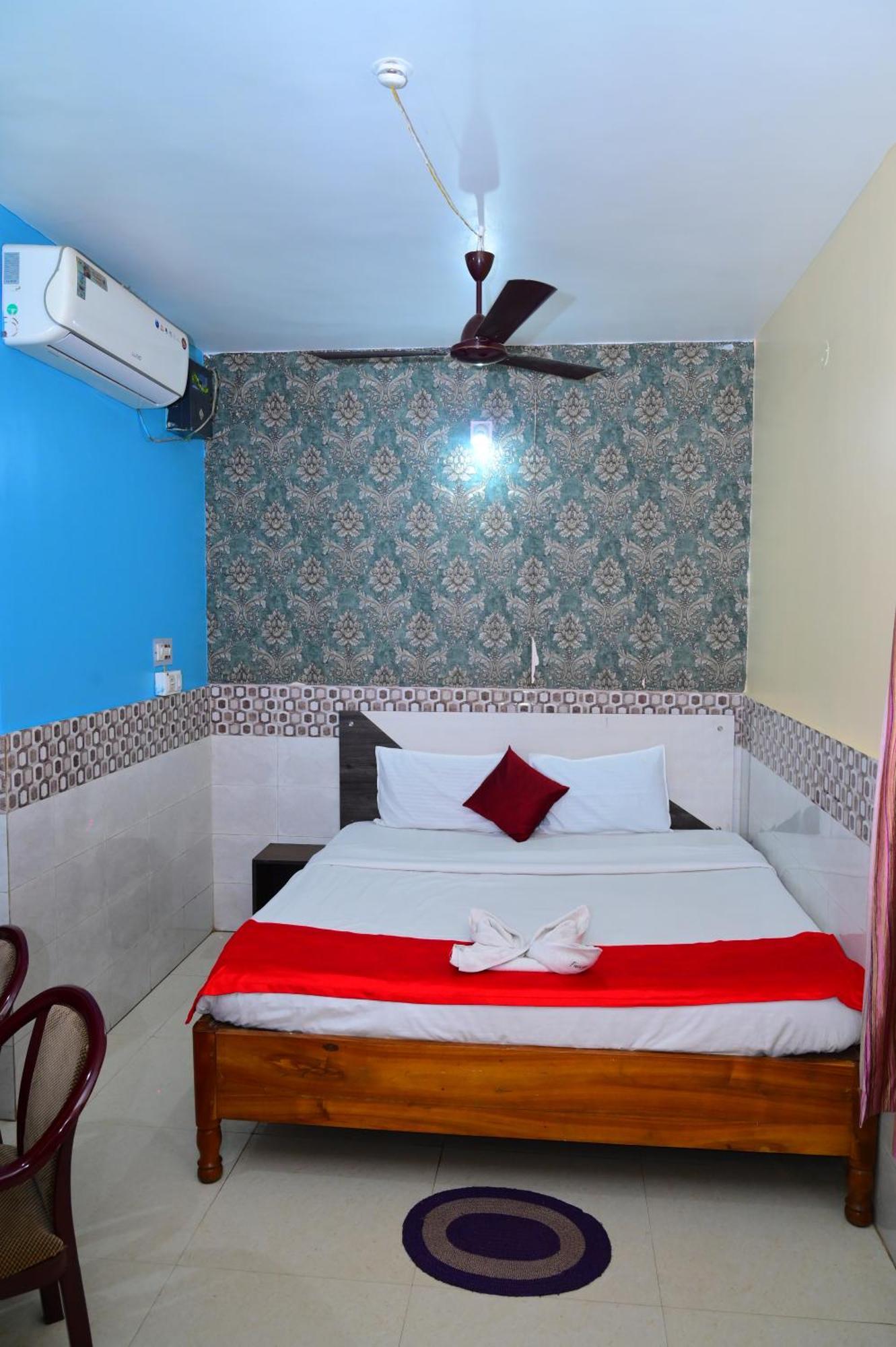 Mor Hotel Beach Heaven-স্বর্গদ্বার গোল্ডেন বিচ এবং মন্দিরের কাছে হোটেল বিচ হেভেন- Near Golden Beach & Temple Best Selling & Best Choice Of Travellers Puri Kültér fotó